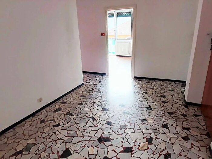 Appartamento con 6 locali in vendita in Via Circonvallazione, Campomorone