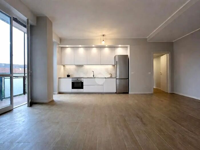 Appartamento trilocale in vendita in Via Ferdinando Magellano, Monza