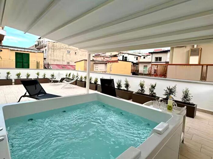 Appartamento bilocale in affitto in Via Vittorio Veneto, Soverato Marina, Soverato