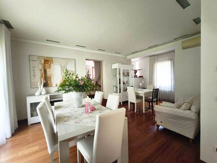 Casa con 6 locali in affitto in Stadio Omobono Tenni, Treviso