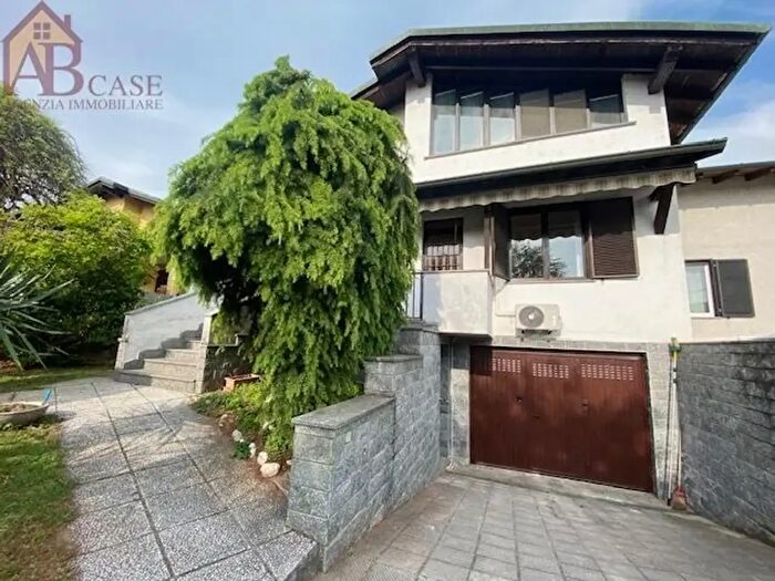 Case in Vendita e in Affitto - 3