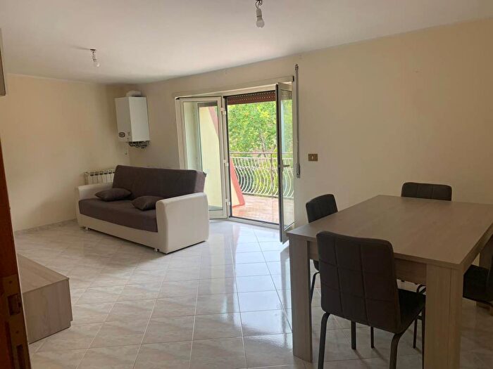 Appartamento trilocale in affitto in Via Latina, Centro, Artena