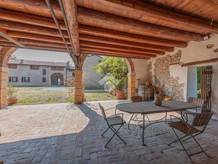 Casa con 6 locali in vendita in San Pietro In Cariano