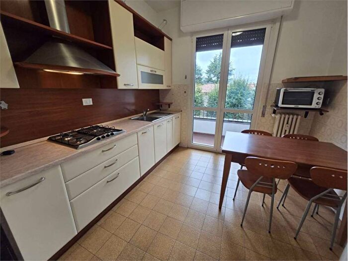 Appartamento trilocale in affitto in Centro, Cantù