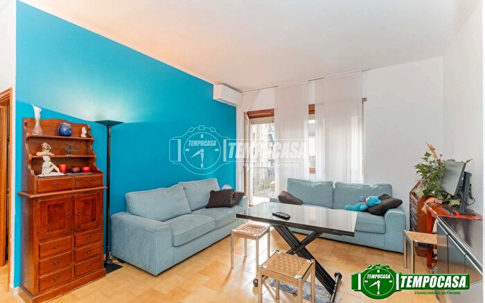 Appartamento trilocale in vendita in Via Malnati, Milano