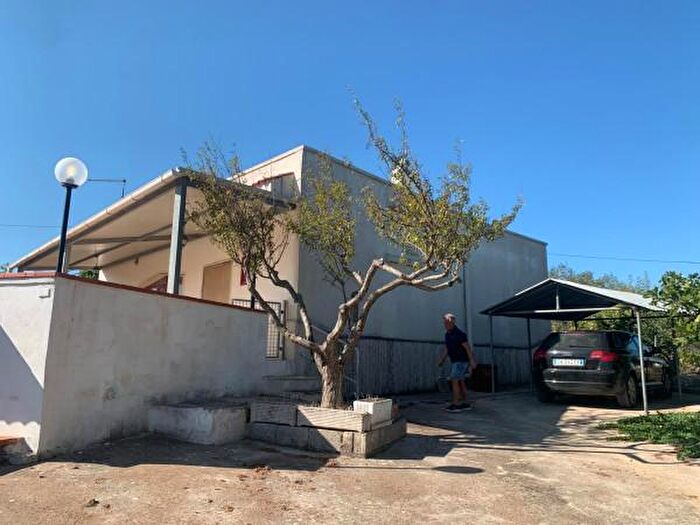 Casa bilocale in vendita in Strada Lamia Vecchia Zona F, Martina Franca