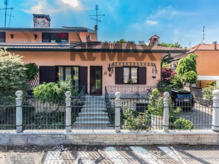 Casa con 5 locali in vendita in Via Missori, Rho