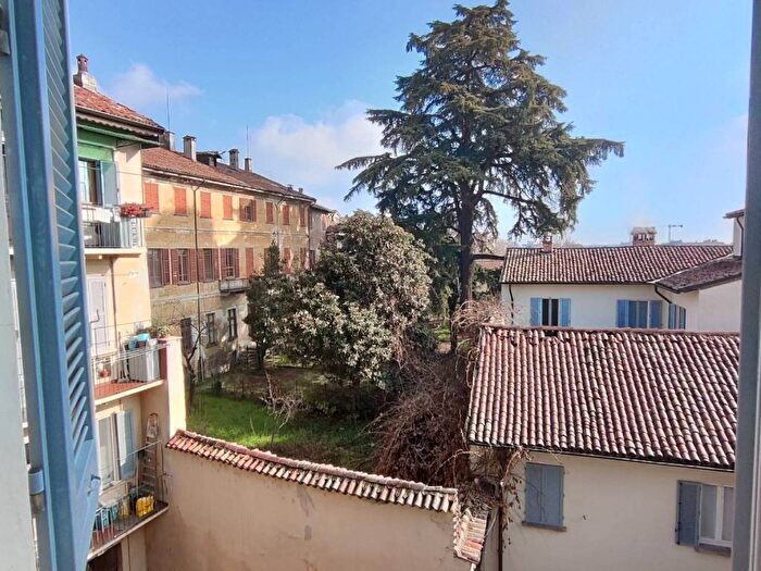 Appartamento quadrilocale in affitto in Via Luigi Porta, Centro Storico, Pavia