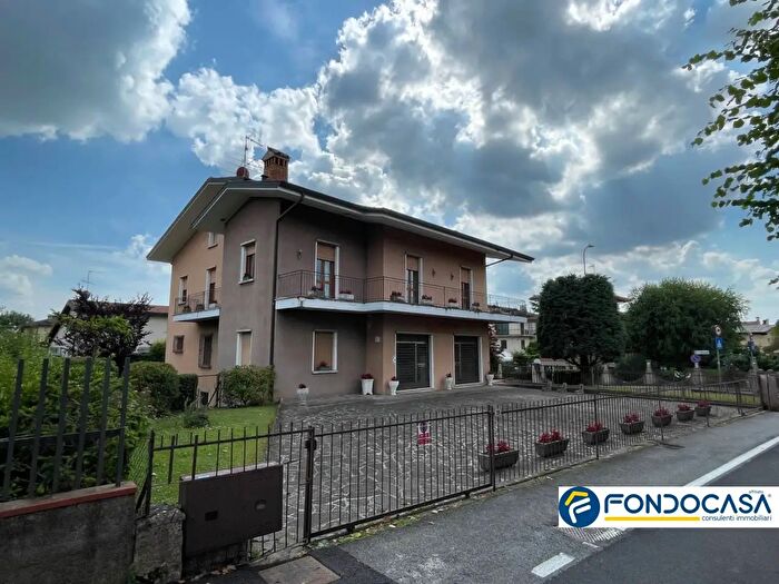 Casa con 5 locali in vendita in Via Valle, Cazzago San Martino
