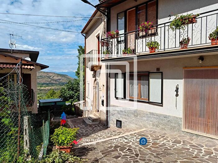 Casa bilocale in vendita in Largo Murillo, Bugnara