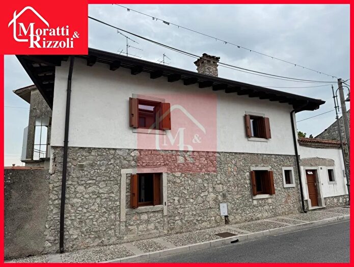 Casa con 5 locali in vendita in Corso Friuli, Medea