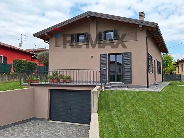 Case in Vendita e in Affitto - 2