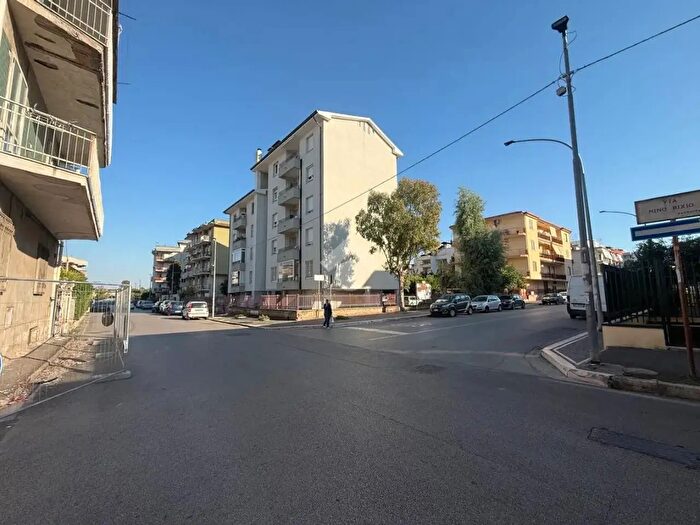 Appartamento trilocale in vendita in Via Ugo Foscolo, Aversa