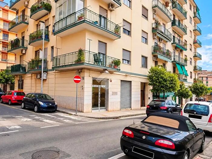 Appartamento bilocale in affitto in Via della Monica, Salerno