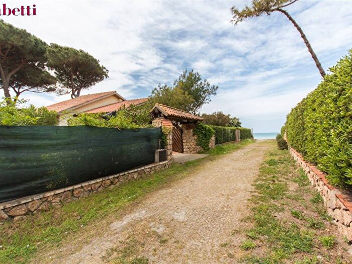 Casa con 5 locali in affitto in Strada Provinciale Giannella, Saline Sadum, Orbetello