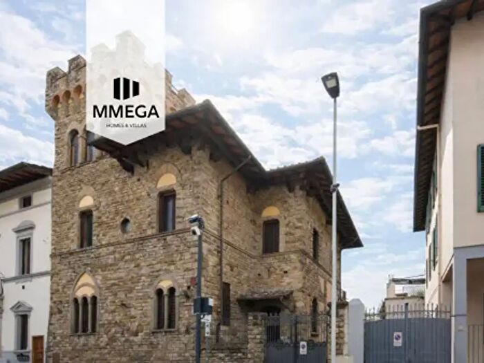 Casa con 6 locali in vendita in Via delle Panche, Firenze