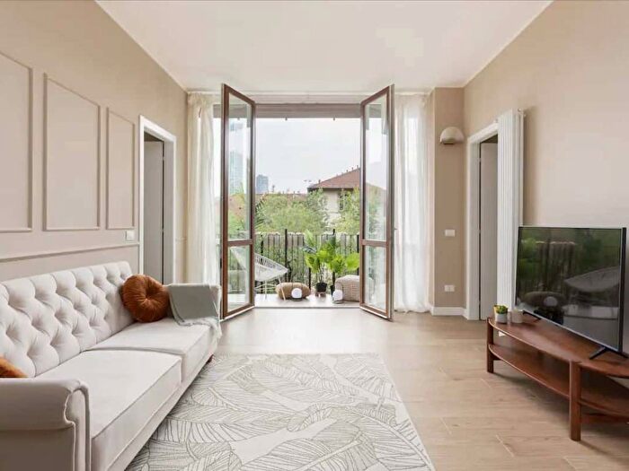 Appartamento trilocale in affitto in Via Adele Martignoni, Maggiolina, Milano