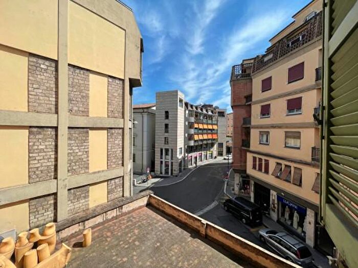 Appartamento con 5 locali in vendita in Via Francesco Mancini, Terni