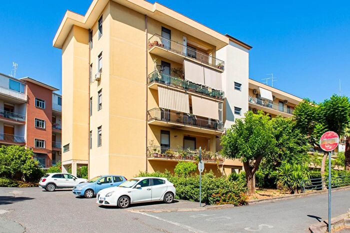 Appartamento quadrilocale in vendita in Via Pietra dellOva, Tremestieri Etneo