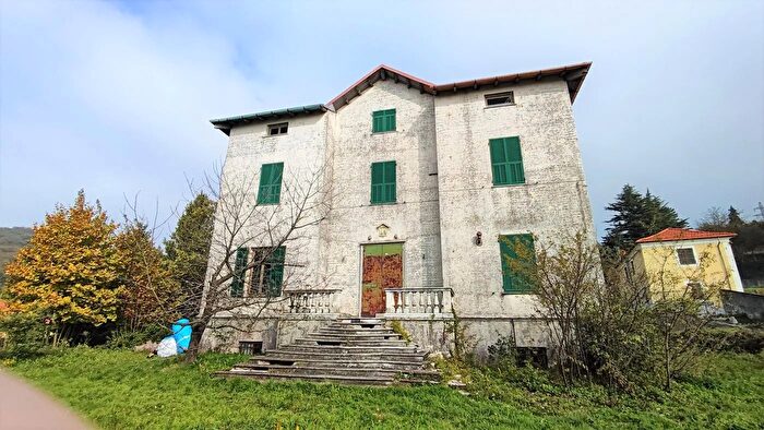 Casa con 5 locali in vendita in Passo dei Giovi, Mignanego