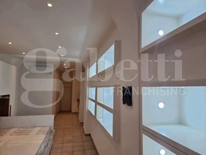 Appartamento monolocale in vendita in Via Monti, Savona