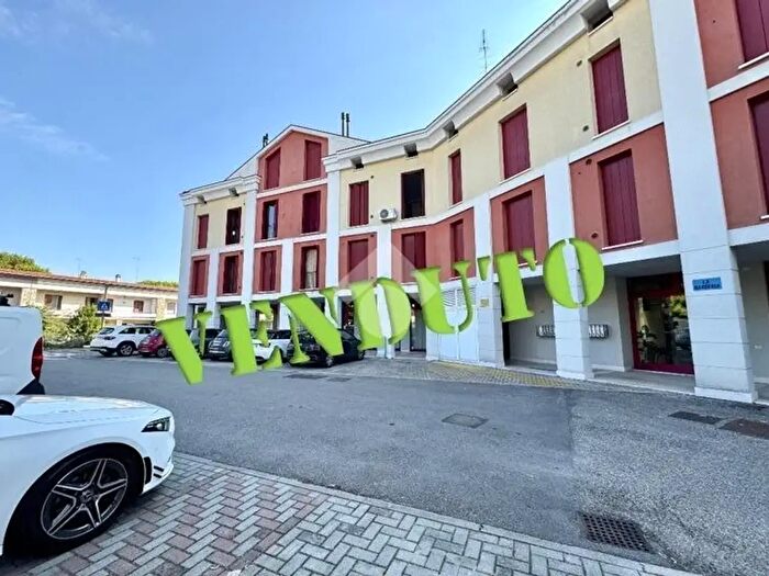 Appartamento bilocale in vendita in Via Roma, Trebaseleghe