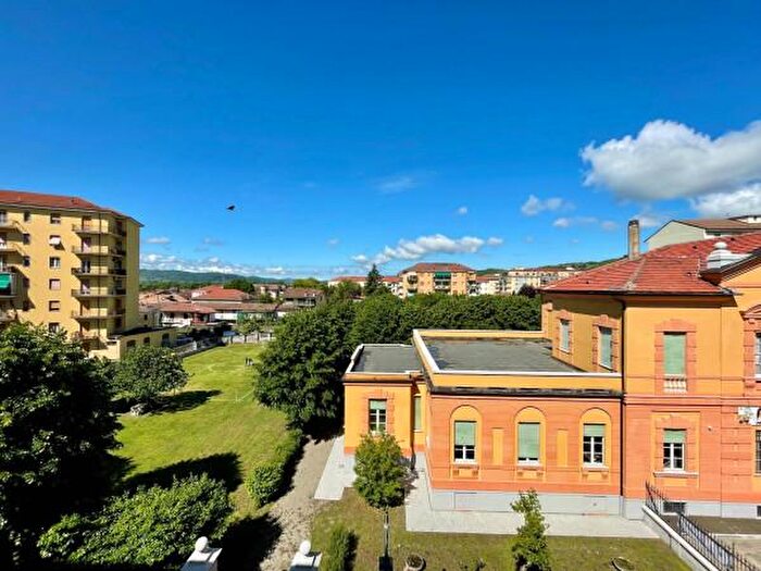 Appartamento quadrilocale in vendita in Via Fratelli Moiso, Acqui Terme