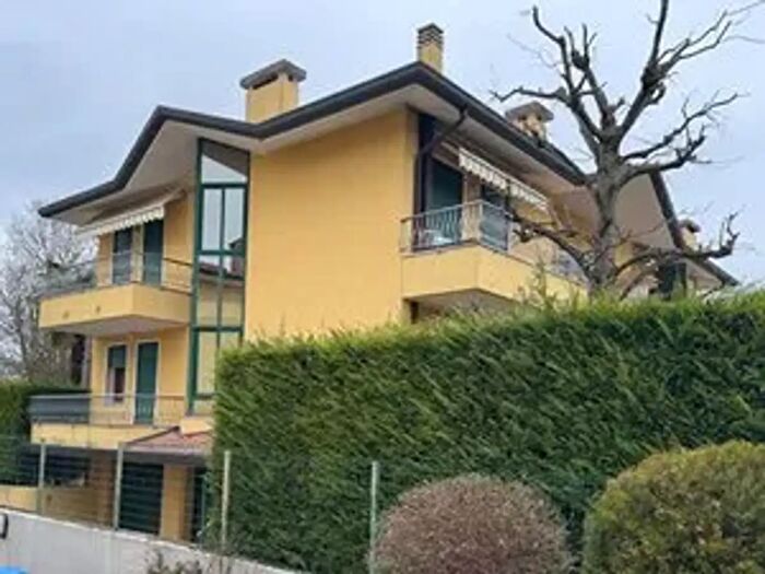 Appartamento trilocale in vendita in Via Arno, Saonara