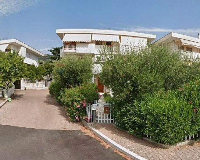 Appartamento quadrilocale in affitto in Viale dellEmigrante, Mattinata