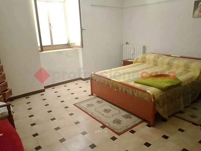 Appartamento quadrilocale in vendita in Via San Donato Snc, Galluccio