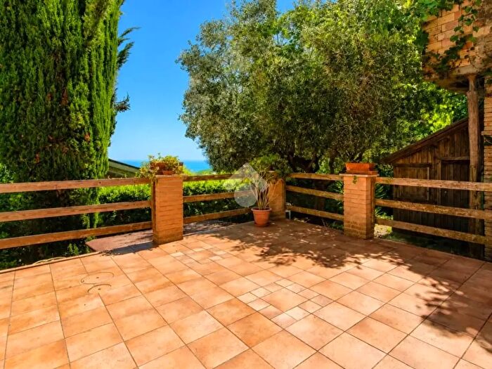 Casa quadrilocale in vendita in Via XX Settembre, Colonnella
