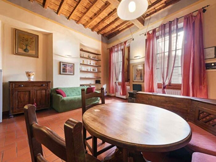 Appartamento bilocale in affitto in Signoria Uffizi, Firenze