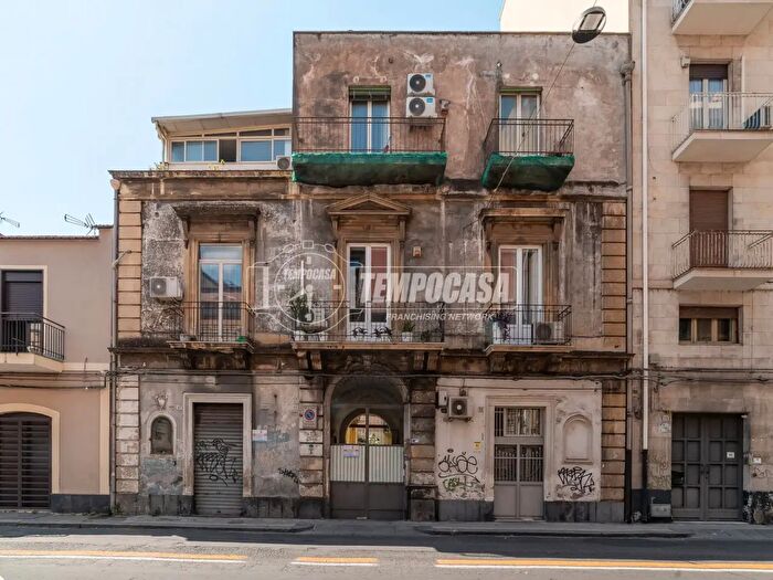 Appartamento con 7 locali in vendita in Via Monserrato, Catania