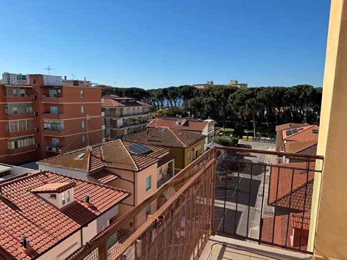 Appartamento quadrilocale in vendita in Via Bellini, Follonica