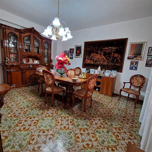 Casa con 10 locali in vendita in Borgetto