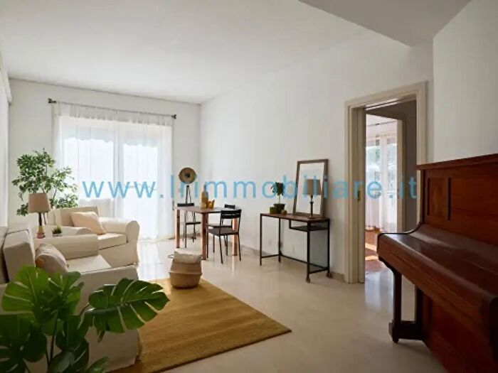 Appartamento trilocale in vendita in Via Tuscia, Roma