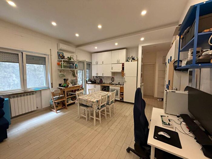 Appartamento bilocale in affitto in Via Girolamo Santacroce, Vomero, Napoli