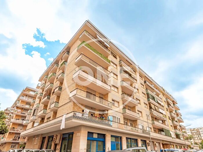 Appartamento quadrilocale in vendita in Via Calpurnio Pisone, Roma