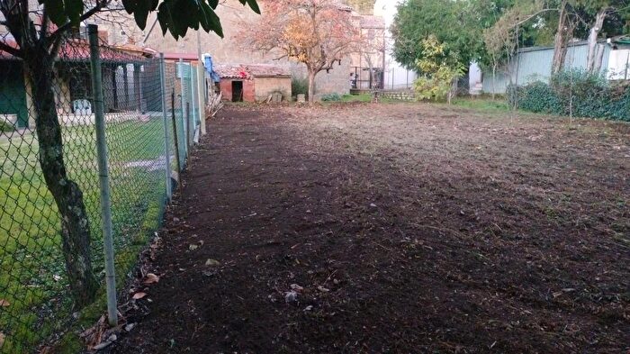 Casa con 6 locali in vendita in Azza della Tor, Sorano