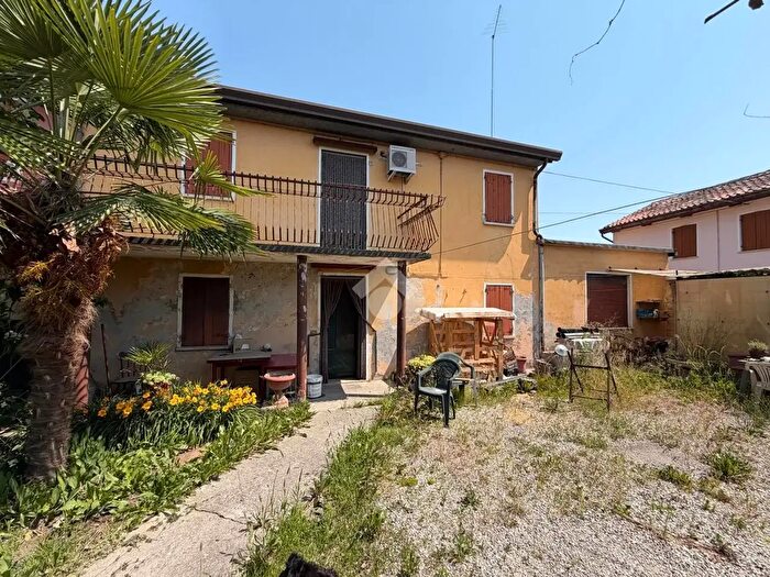 Casa trilocale in vendita in Via Argine Piave, Breda Di Piave