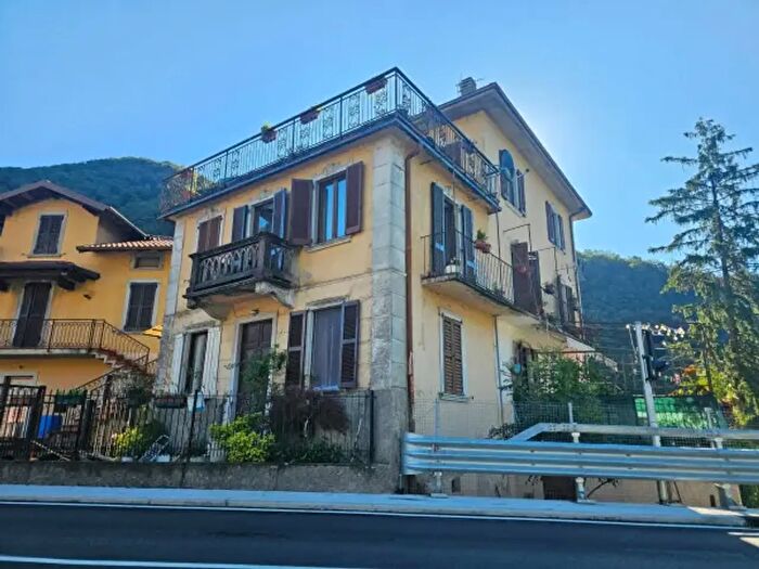 Casa con 6 locali in vendita in Via Vittorio Veneto, Strozza