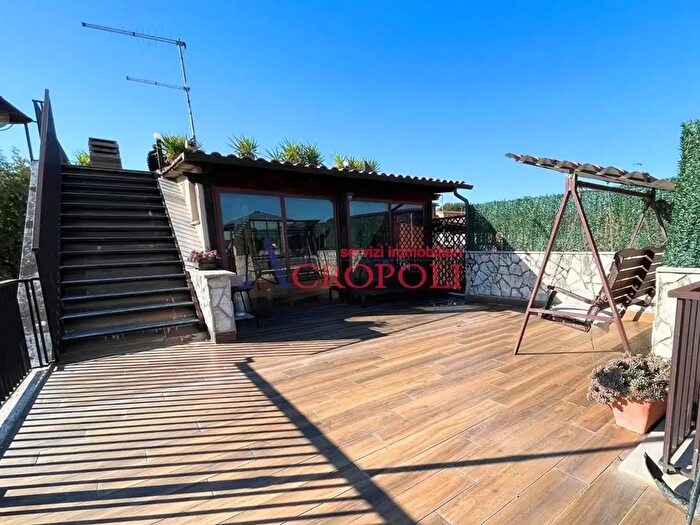 Appartamento con 7 locali in vendita in Via Monte Fumaiolo, Anguillara Sabazia