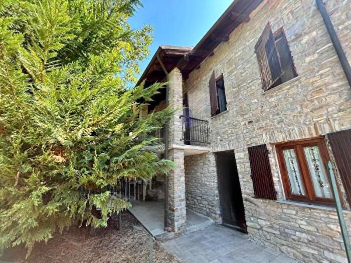 Casa con 6 locali in vendita in Piazza San Guido, Acqui Terme
