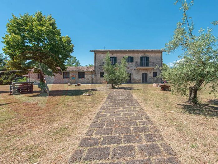 Casa con 12 locali in vendita in Via Campostefano, Arce
