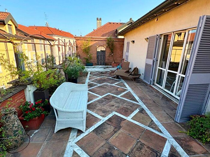 Casa con 6 locali in affitto in Via Giuseppe Sirtori, Porta Venezia, Milano