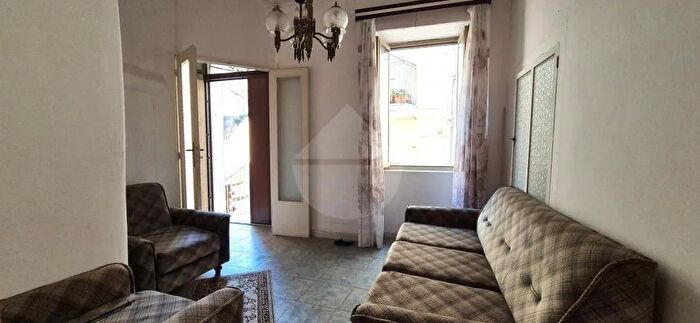 Casa con 5 locali in vendita in Pizzo