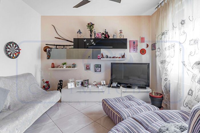 Appartamento trilocale in vendita in Via Cesare Balbo, Bollate