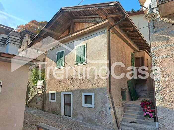 Casa trilocale in vendita in Binio, Tre Ville