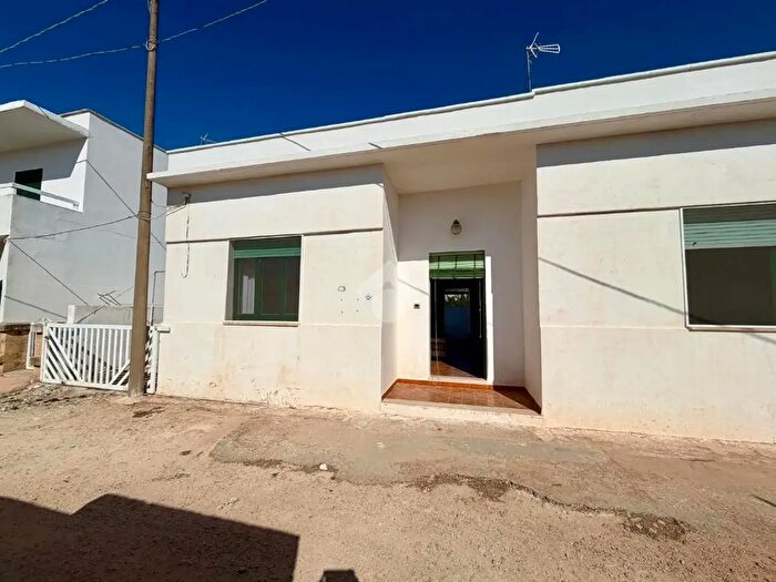 Casa quadrilocale in vendita in Via da Denominarsi, Racale