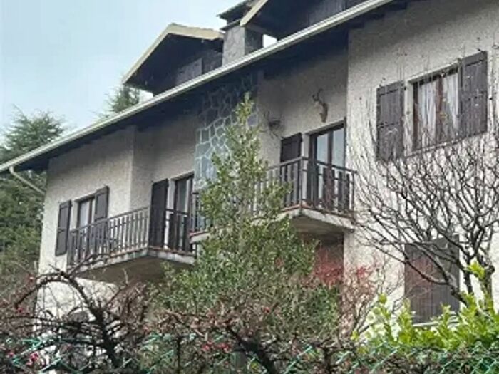Appartamento trilocale in vendita in Via Roccolo, Serina